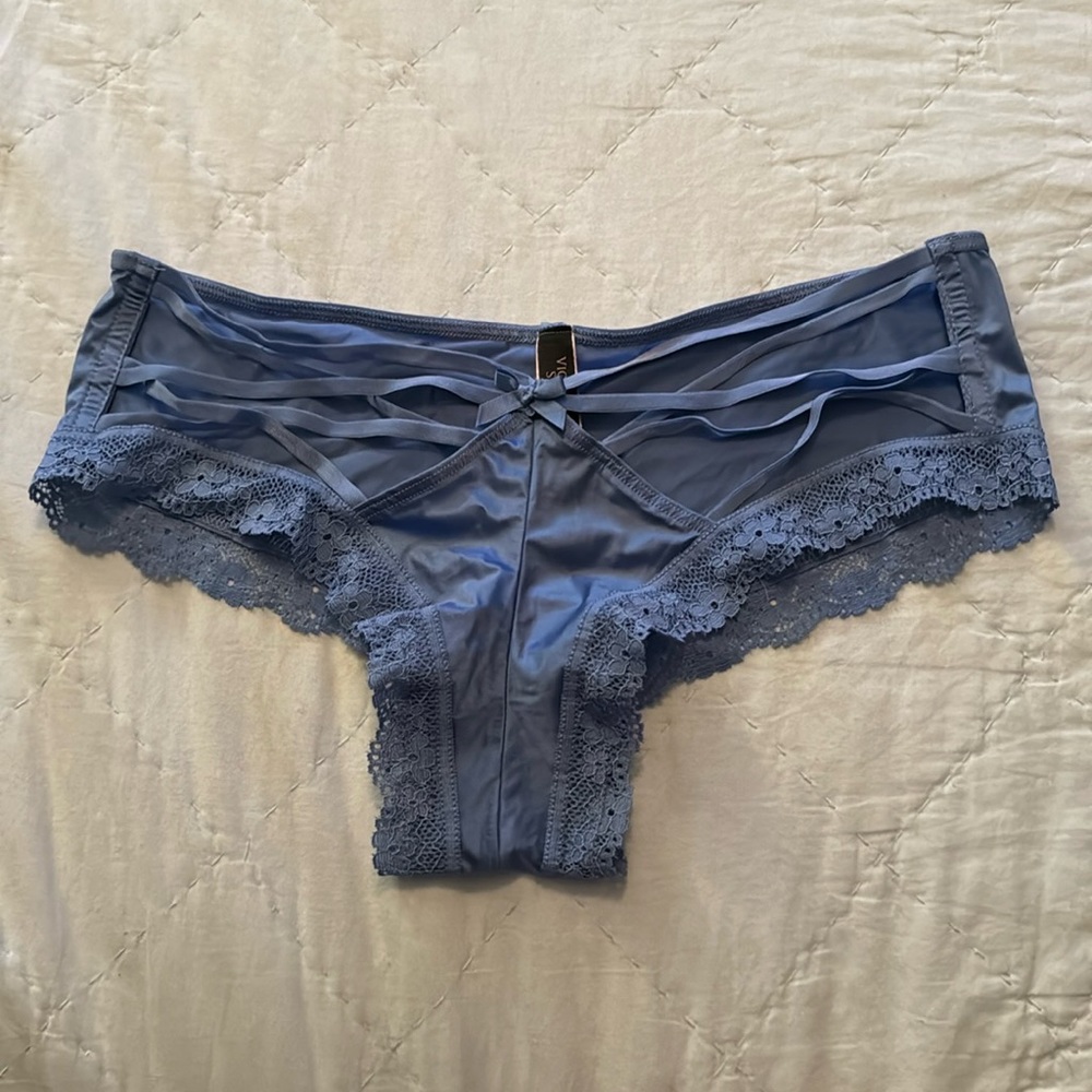 NWOT 🏷️ VS undies💙